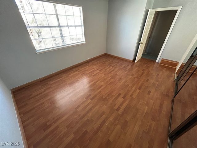 596 Tam O Shanter, Las Vegas, NV 89109