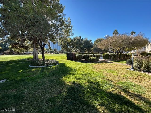 596 Tam O Shanter, Las Vegas, NV 89109