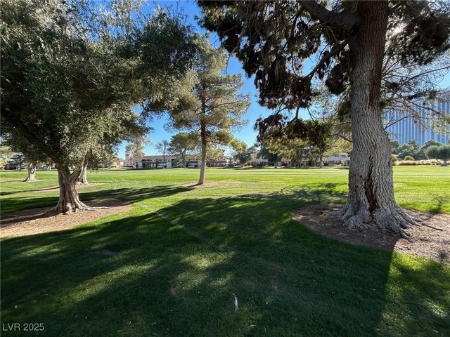 596 Tam O Shanter, Las Vegas, NV 89109