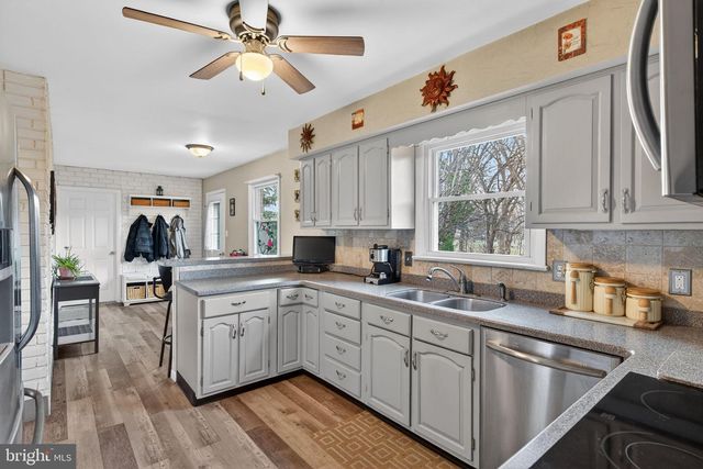 301 E ELMWOOD AVENUE, Mechanicsburg, PA 17055