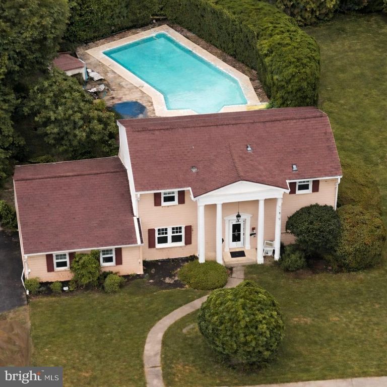 301 E ELMWOOD AVENUE, Mechanicsburg, PA 17055