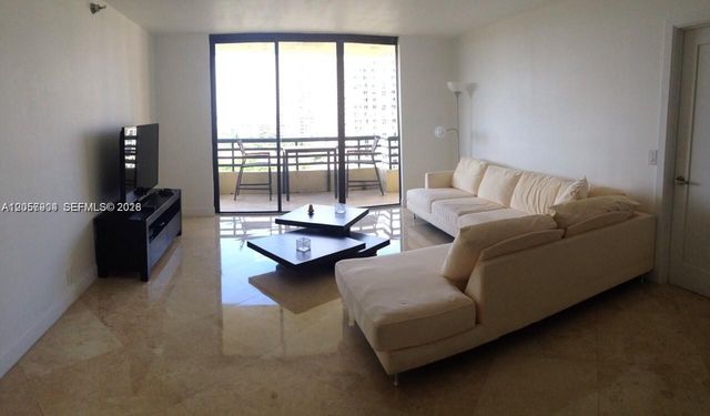 3300 NE 191st St 1402, Aventura, FL 33180