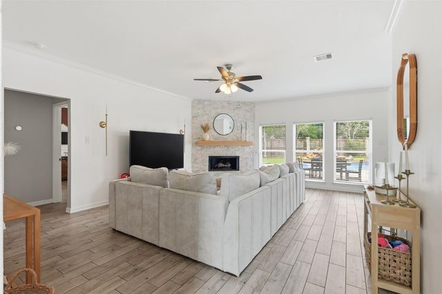 2402 Daytona Court, Friendswood, TX 77546