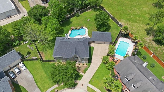 2402 Daytona Court, Friendswood, TX 77546