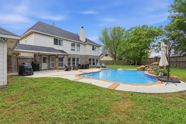 2402 Daytona Court, Friendswood, TX 77546
