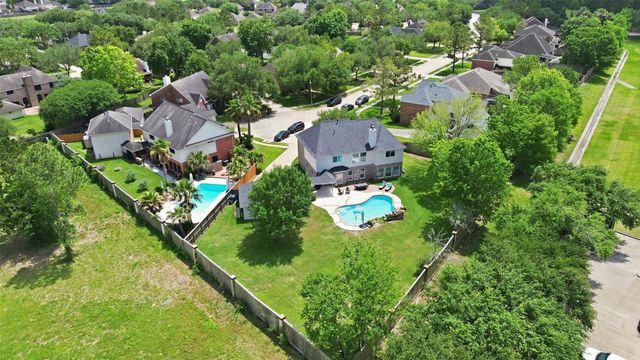 2402 Daytona Court, Friendswood, TX 77546