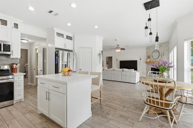 2402 Daytona Court, Friendswood, TX 77546