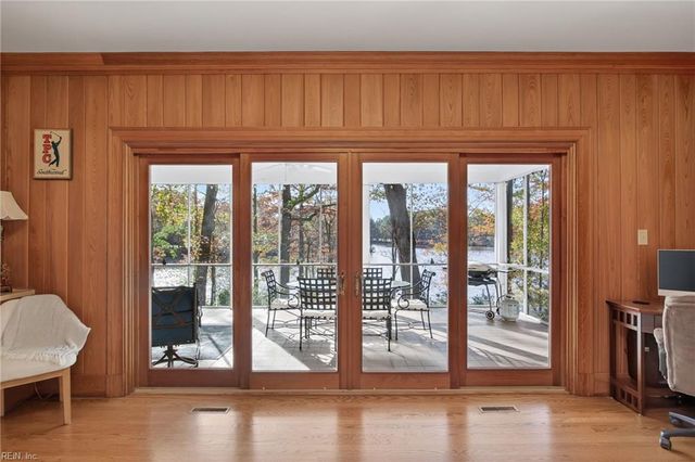 1107 Lake Point LN, Suffolk, VA 23434