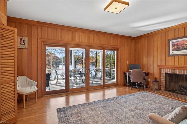 1107 Lake Point LN, Suffolk, VA 23434