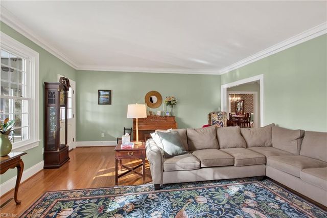 1107 Lake Point LN, Suffolk, VA 23434