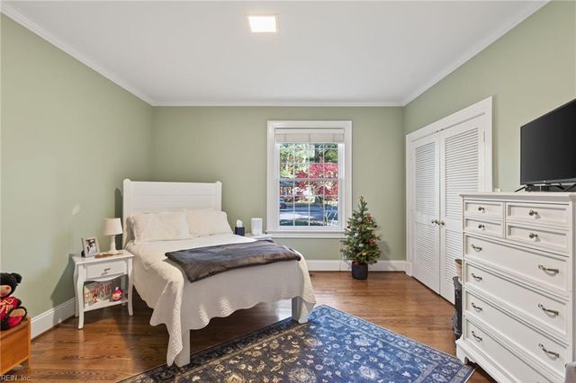 1107 Lake Point LN, Suffolk, VA 23434