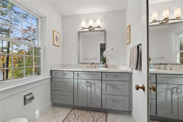 1107 Lake Point LN, Suffolk, VA 23434