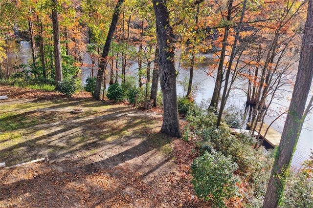 1107 Lake Point LN, Suffolk, VA 23434