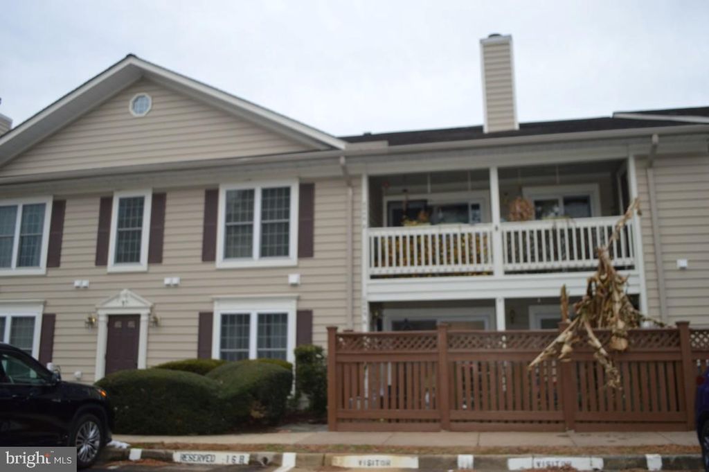 6049-B ESSEX HOUSE SQ, Alexandria, VA 22310