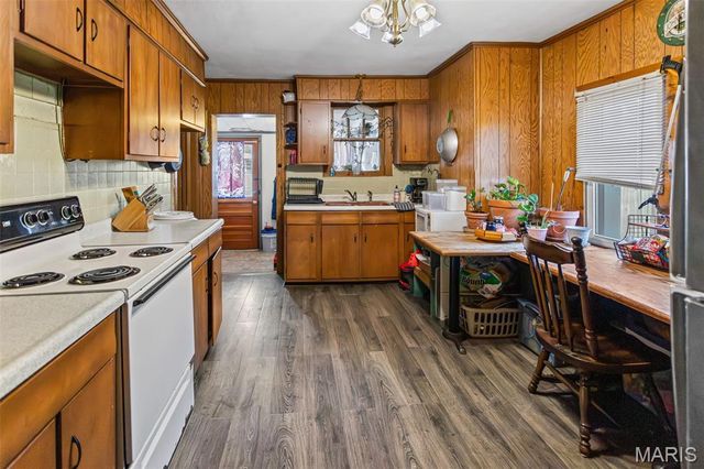 908 Locust Street, Carrollton, IL 62016