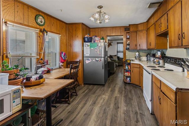 908 Locust Street, Carrollton, IL 62016