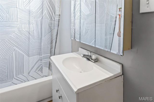 908 Locust Street, Carrollton, IL 62016