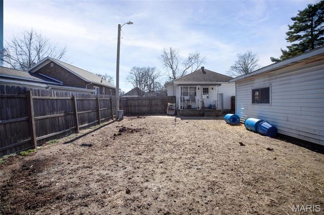 908 Locust Street, Carrollton, IL 62016