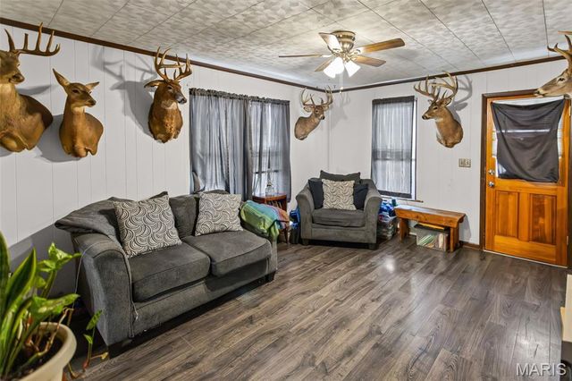 908 Locust Street, Carrollton, IL 62016