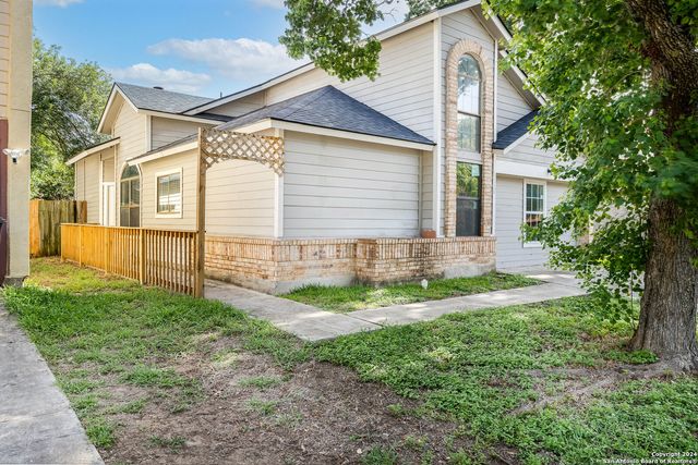 9330 Village Lance, San Antonio, TX 78250