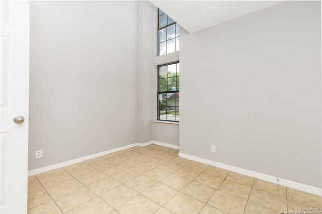 9330 Village Lance, San Antonio, TX 78250