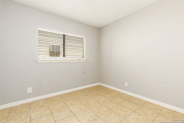 9330 Village Lance, San Antonio, TX 78250