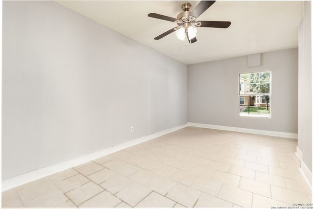 9330 Village Lance, San Antonio, TX 78250