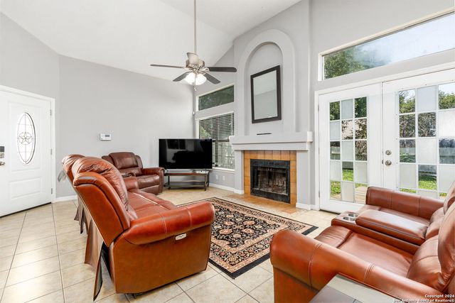 9330 Village Lance, San Antonio, TX 78250