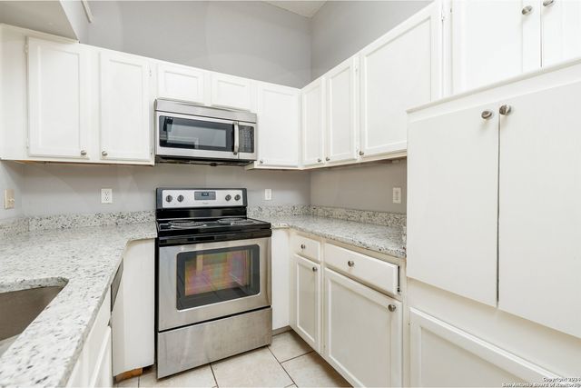 9330 Village Lance, San Antonio, TX 78250