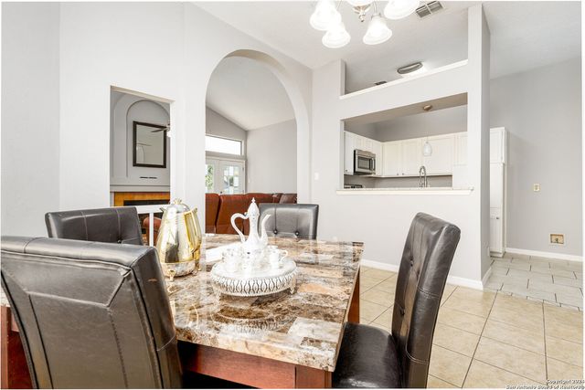 9330 Village Lance, San Antonio, TX 78250
