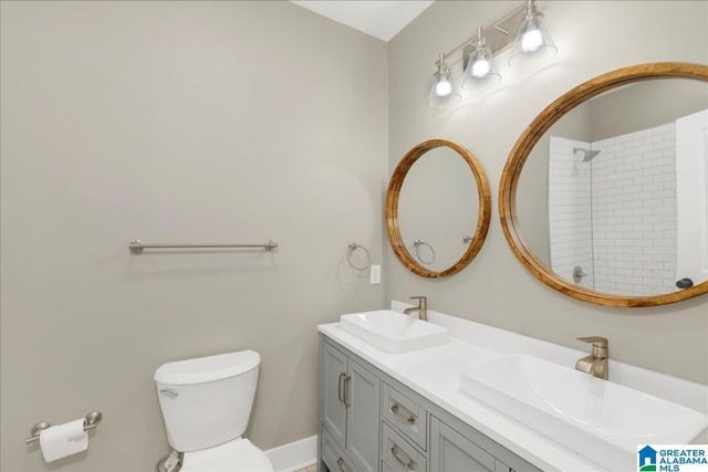 1020 GRAYMONT AVENUE W, Birmingham, AL 35204