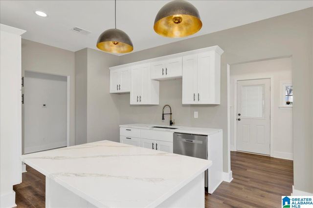 1020 GRAYMONT AVENUE W, Birmingham, AL 35204