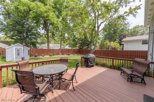 457 Edgewood Circle, Berea, OH 44017