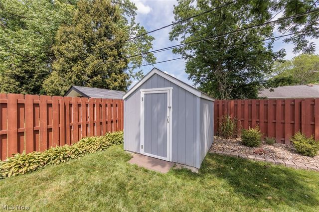 457 Edgewood Circle, Berea, OH 44017