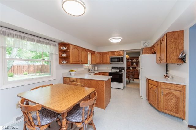 457 Edgewood Circle, Berea, OH 44017