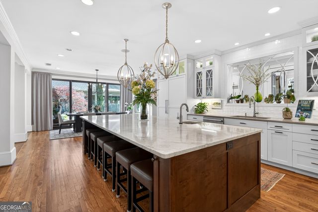 1020 Abingdon Lane, Johns Creek, GA 30022