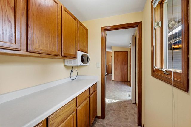 1728 Ashby COURT, Sheboygan, WI 53081