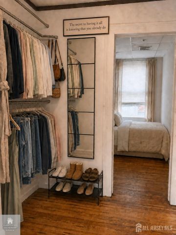 49 Bayard St, New Brunswick, NJ 08901