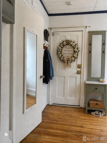 49 Bayard St, New Brunswick, NJ 08901