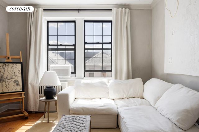 6812 Burns St Apt C3, New York City, NY 11375