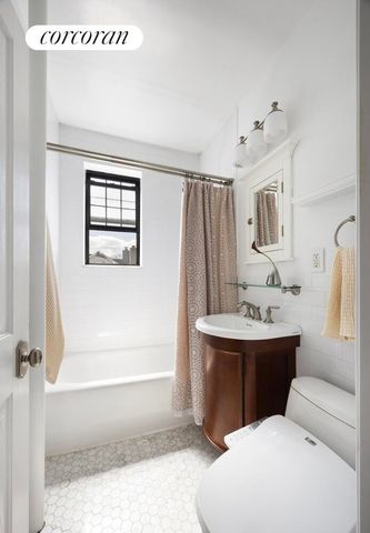 6812 Burns St Apt C3, New York City, NY 11375