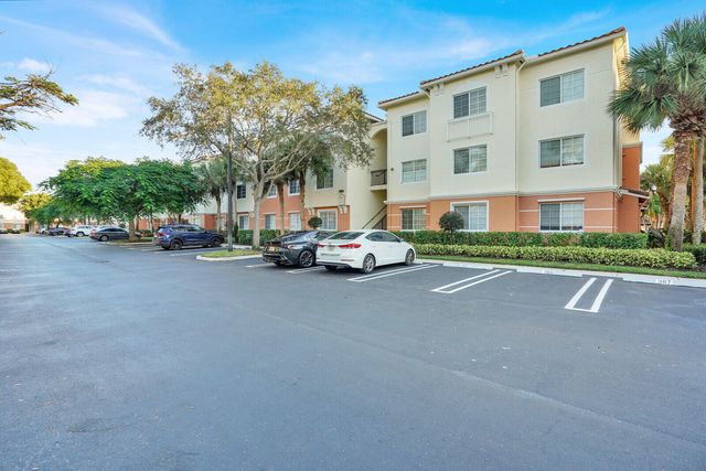 9849 Baywinds Drive 8304, West Palm Beach, FL 33411