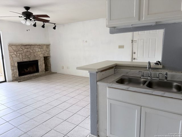 5322 Medical E107, San Antonio, TX 78240