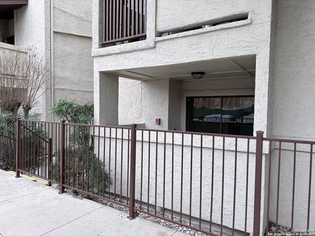 5322 Medical E107, San Antonio, TX 78240