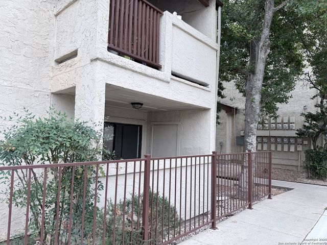 5322 Medical E107, San Antonio, TX 78240