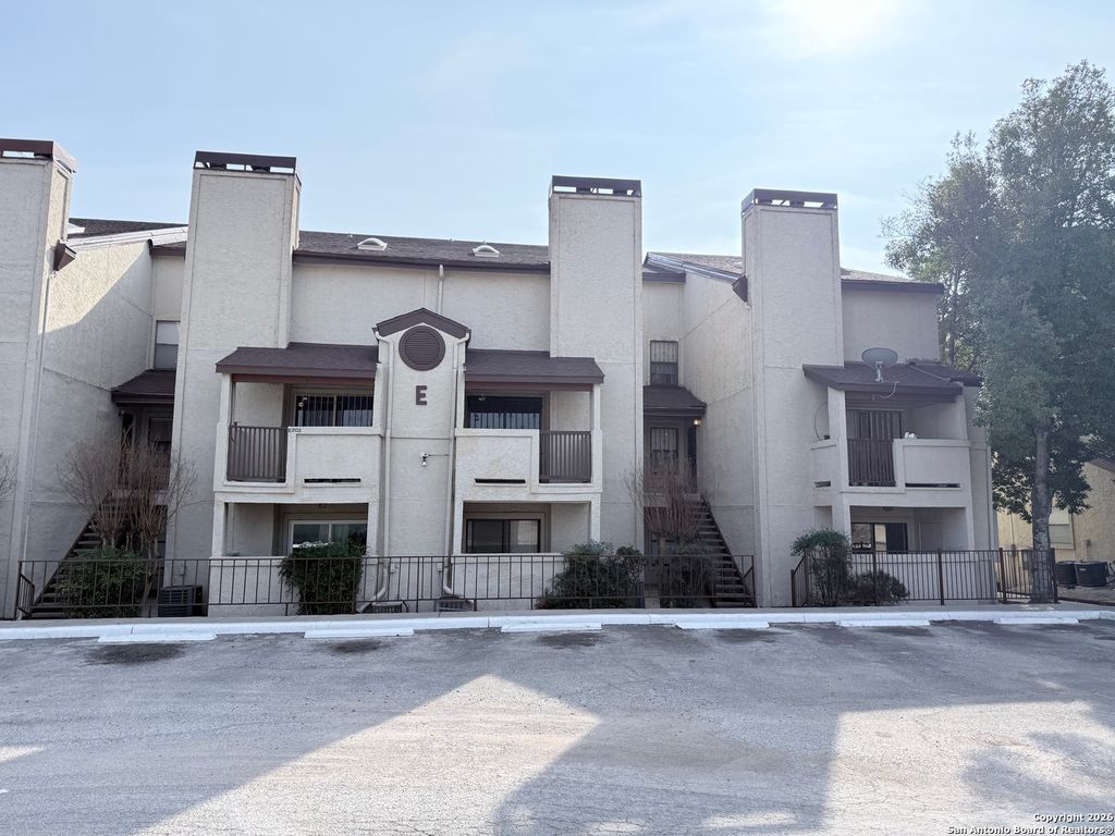 5322 Medical E107, San Antonio, TX 78240