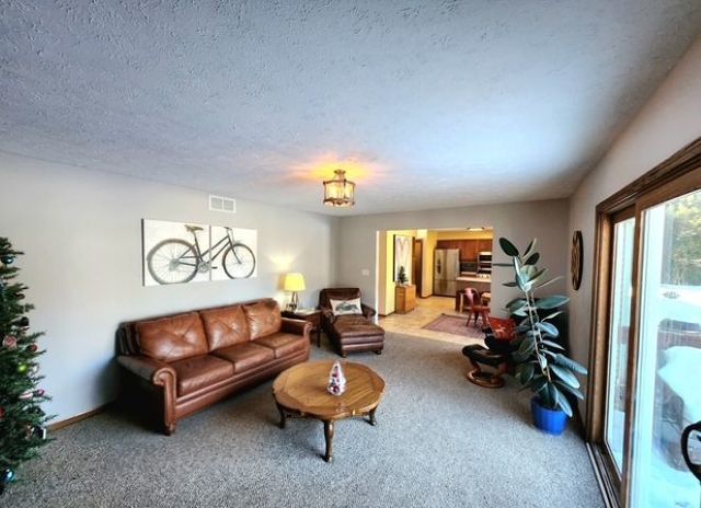 211 Cliffside Place, Rockton, IL 61072