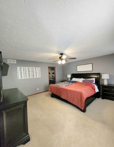 211 Cliffside Place, Rockton, IL 61072