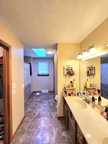 211 Cliffside Place, Rockton, IL 61072