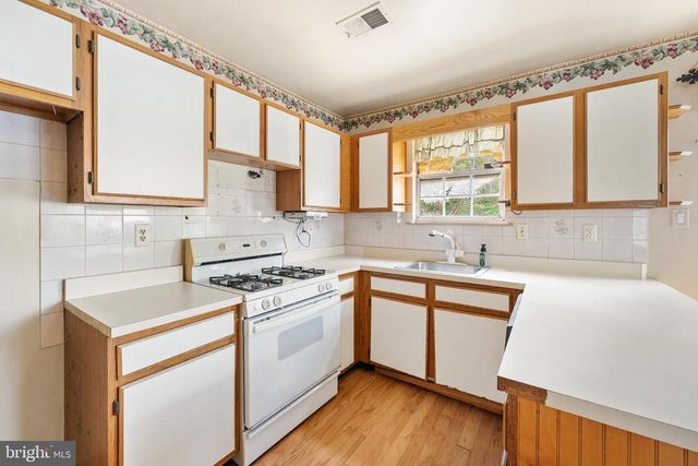 5 GLENN ALPINE CT, Clementon, NJ 08021
